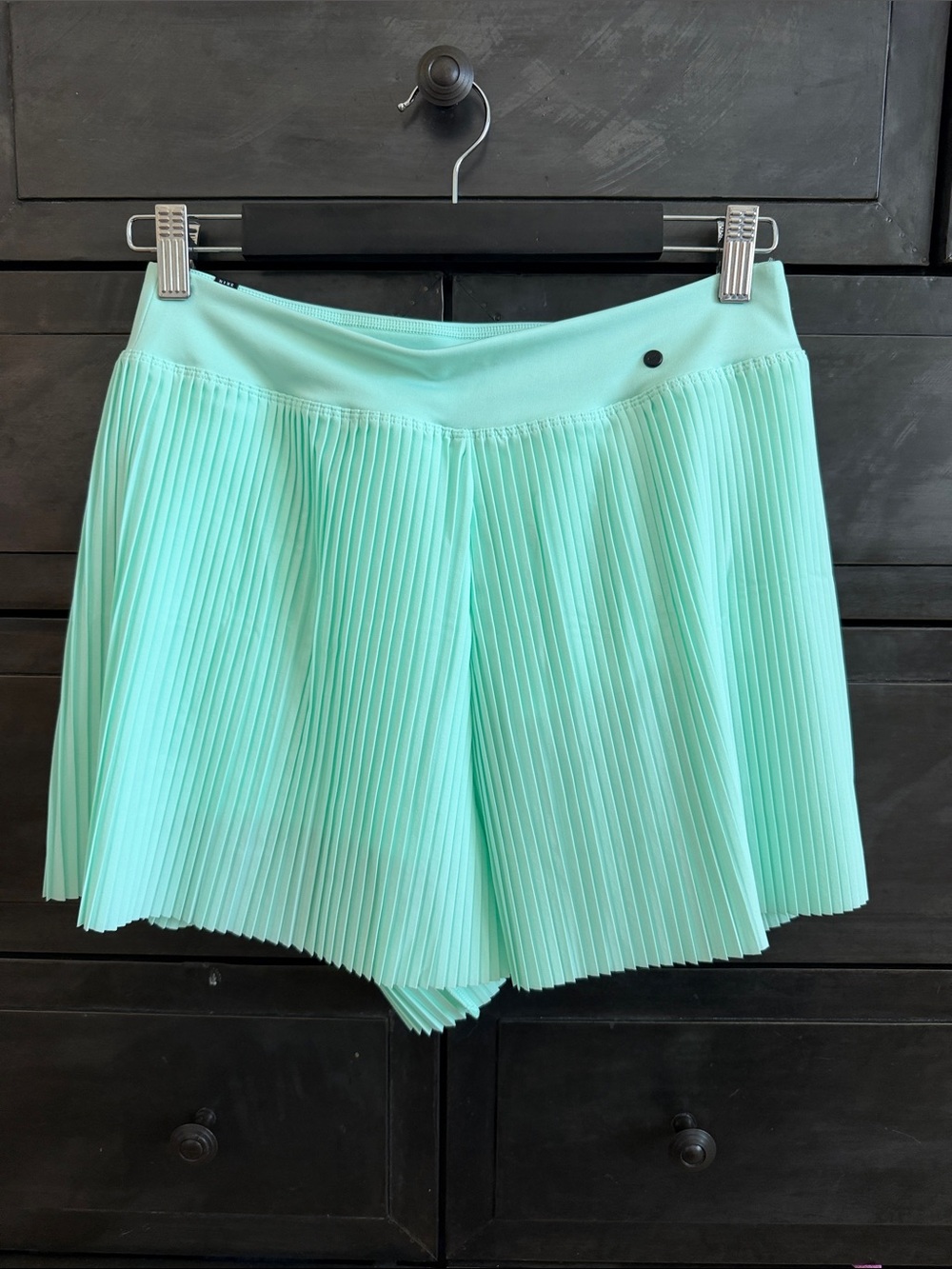 💚🩵🤍 NIKE Pleated Mint Women’s Athletic Shorts for golf or tennis 🤍🩵💚